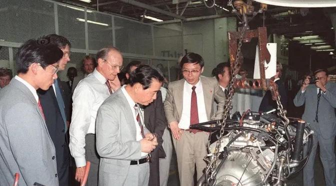 1985年7月，时任国务院副总理李鹏随李先念访美期间，专程考察美国先进工业技术。