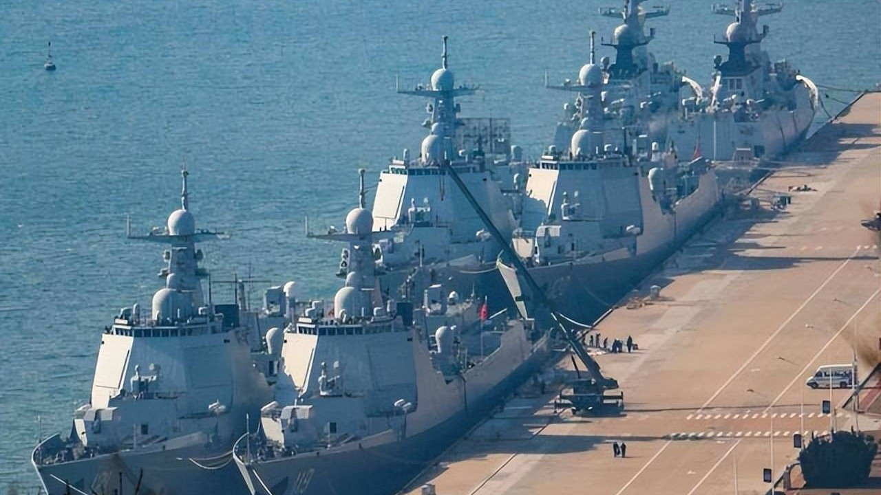 1艘航母，16艘驱逐舰，24艘护卫舰，东北亚的第一舰队浮出水面！