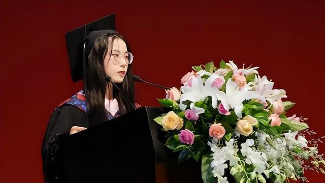 那个被群嘲的“北大考古女孩”，如今怎样了
