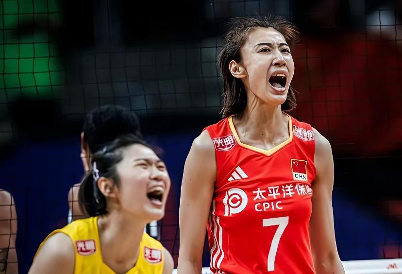 中国女排&法国女排人员全方位对比。
1、主攻：
王梦洁（不相上下）卡绍特
庄宇珊