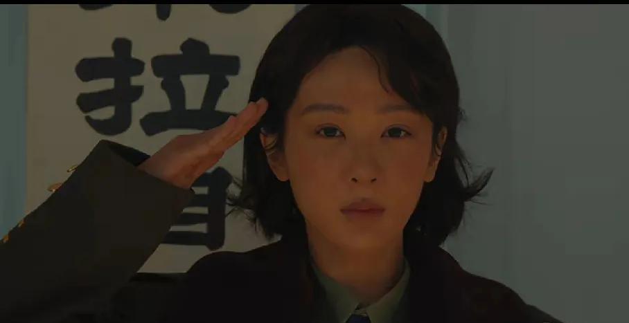 难怪能请来胡歌
《生命树》上奔着拿奖去的，杨紫完全不带任何偶像包袱出演，没有滤镜