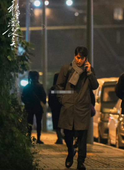 剧中的每个角色都带着生活的烟火气，他们会迷茫会疲惫，却也在慢慢学着和生活相处。这