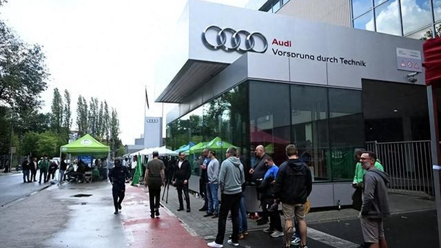 奥迪工厂倒闭，新能源大溃败背后，是欧洲不行了？