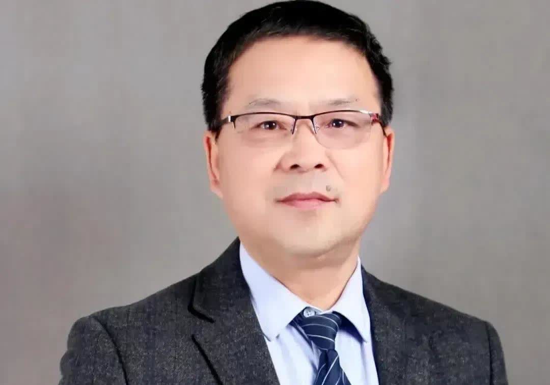 “挥正义之剑，斩邪恶妖魔”
为了捍卫正义，我们正在全国范围内不懈地搜寻那些遭受