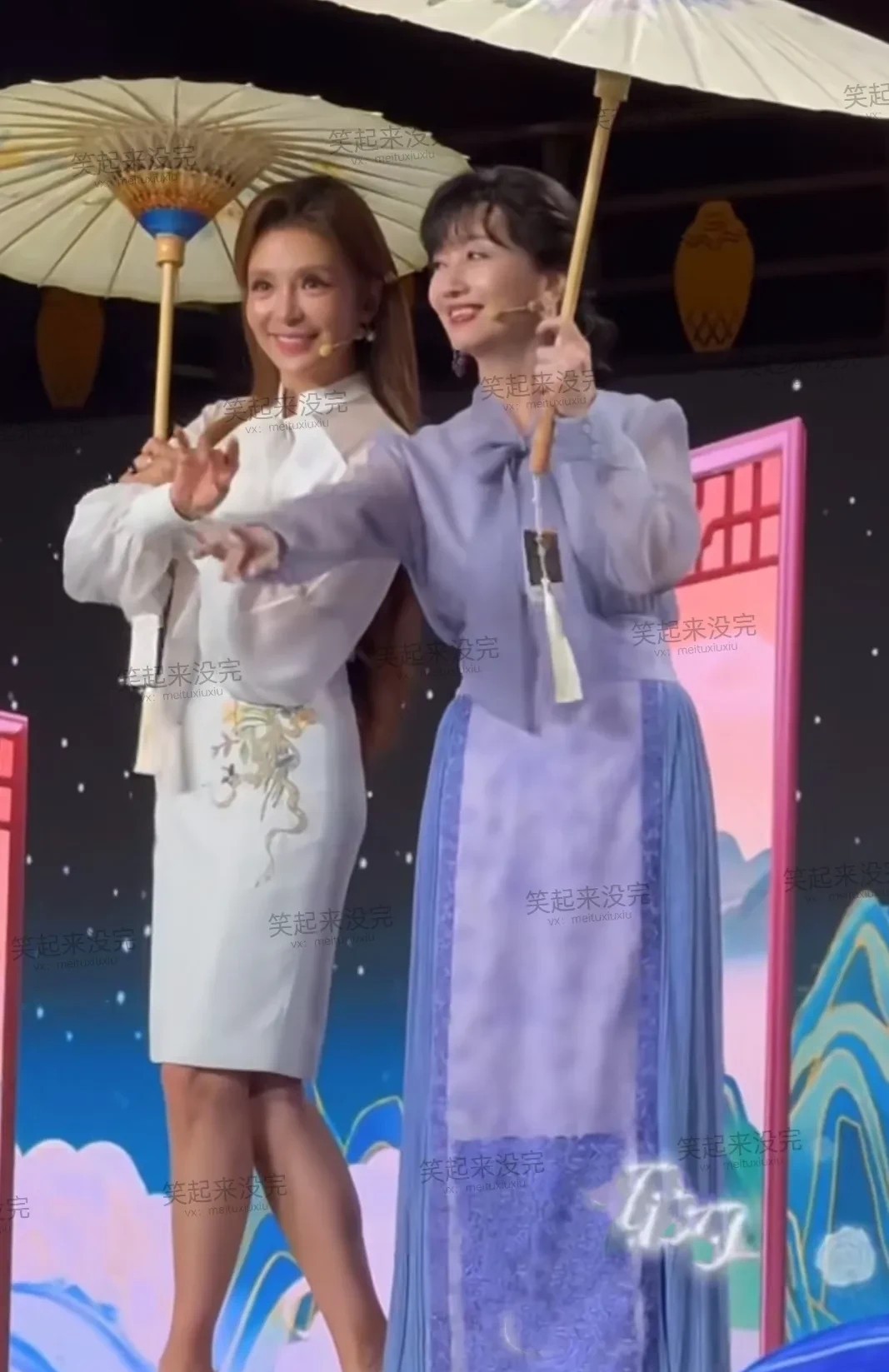 嘛呀，赵雅芝比朱迅大整整20岁，两人是两辈人，但看着好像就差四五岁的样子。其实单