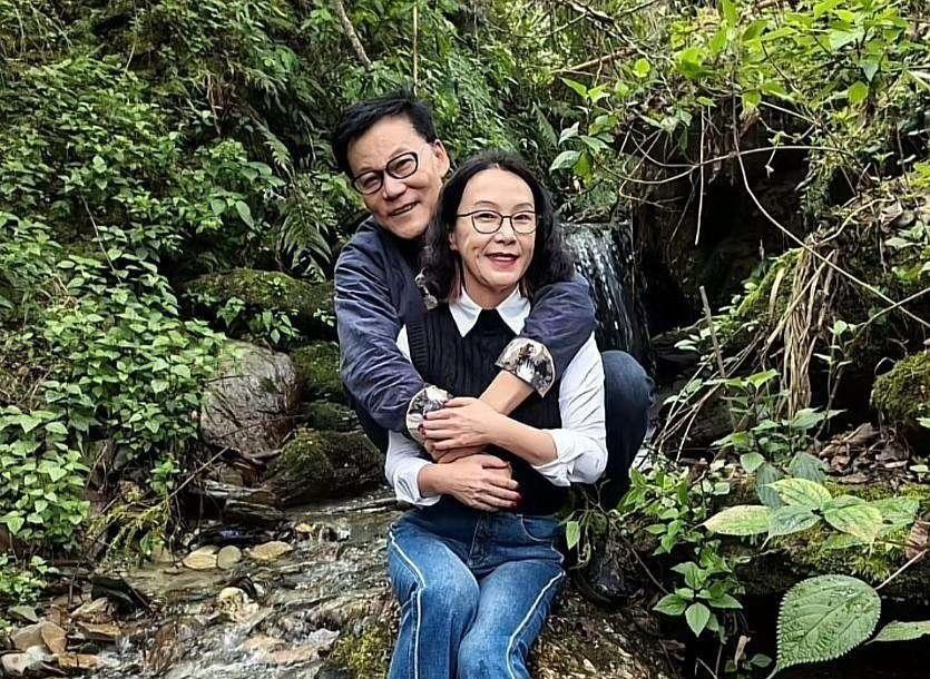 什么是生理性喜欢？
看到李国庆和张丹红七夕节秀恩爱的照片
才知道生理性喜欢原来是