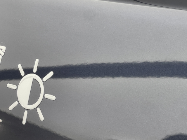 ES8的漆面为什么是这样的
跑了几个展厅看了所有的颜色发现一个问题，ES8的漆面