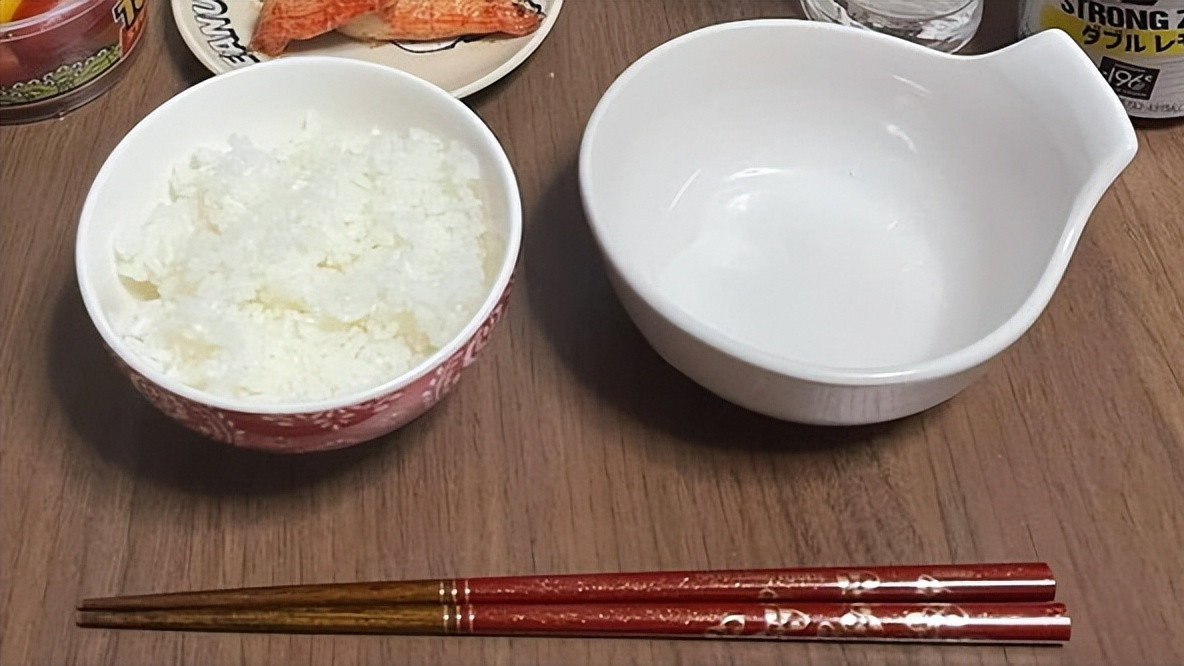 老公带孩子婆婆去迪士尼，妻子看家吃寂寞饭：这比迪士尼更梦幻！