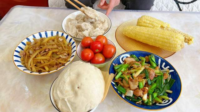 夫妻俩的午餐，2道家常菜，简单又营养，样样都好吃，用心过日子