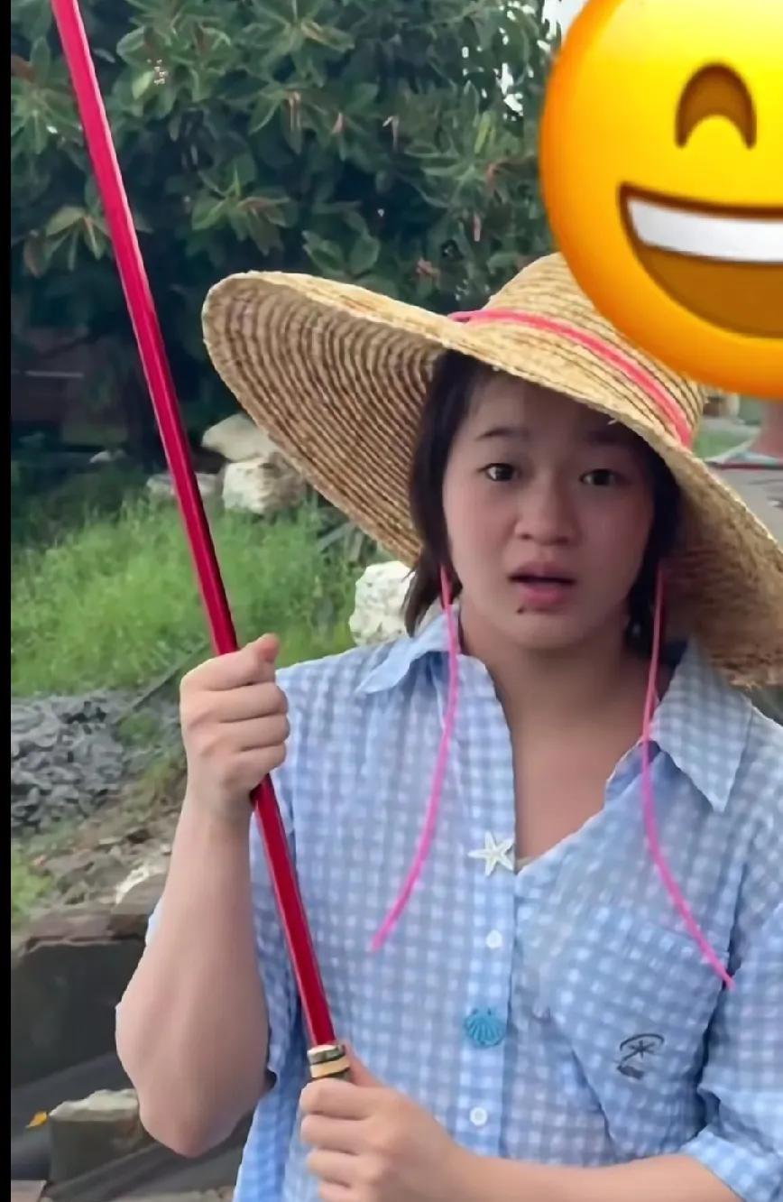全红婵钓鱼照，破圈的“反差萌”
家人们！刷到全红婵钓鱼这张图，谁懂啊！世界冠军拿