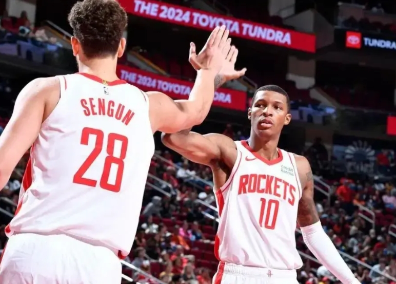 西部第二，有毒
NBA西部第二，已经几易其主了，火箭曾占据很久，后来的灰熊，掘金