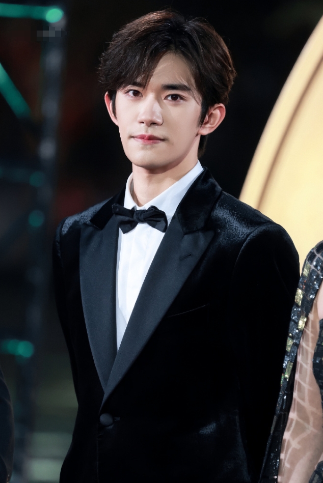 易烊千玺出演的第一部剧居然是《铁梨花》