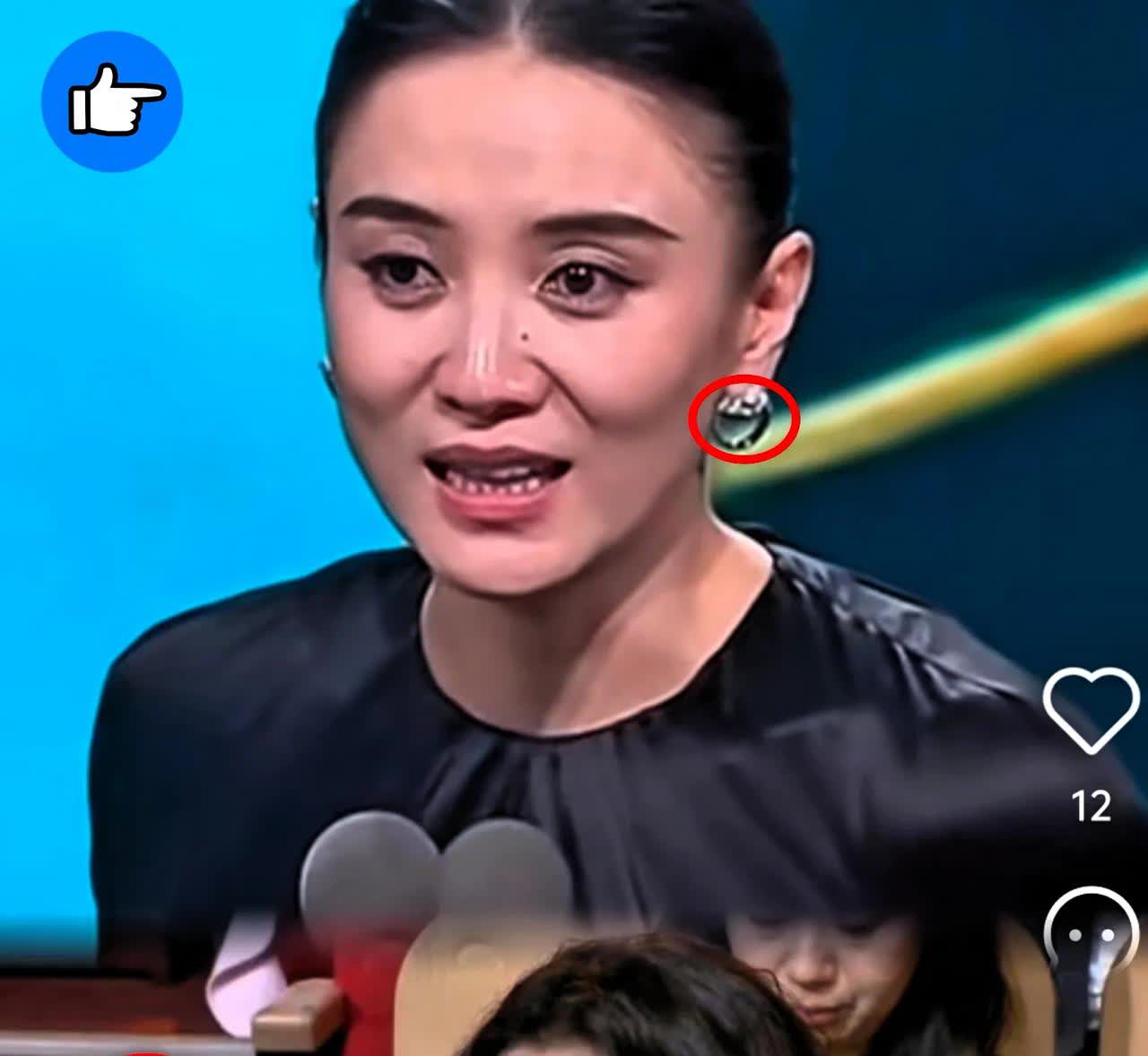 白玉兰最激动的人
不是最佳女主角宋佳，也不是最佳女配角蒋欣，而是获奖时钟楚曦坐