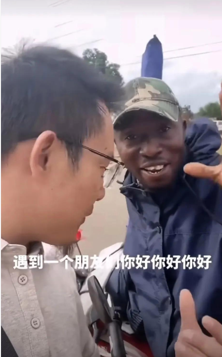 一博主非洲偶遇厦大黑人留学生：回国没工作，只好跑摩的！ 还准备回中国！ 曾在中国
