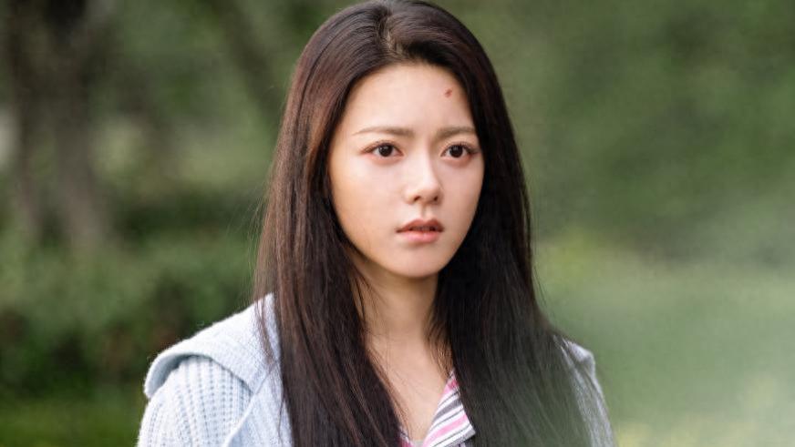 《骄阳似我》隐藏一位“古偶”大男主，2001年，就成为顶流小生