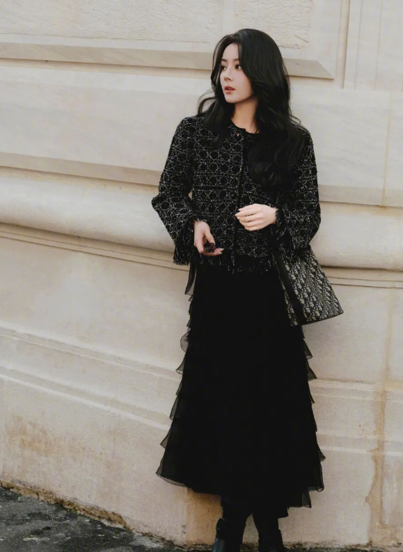 女星的冬日街拍，喜欢哪一位？