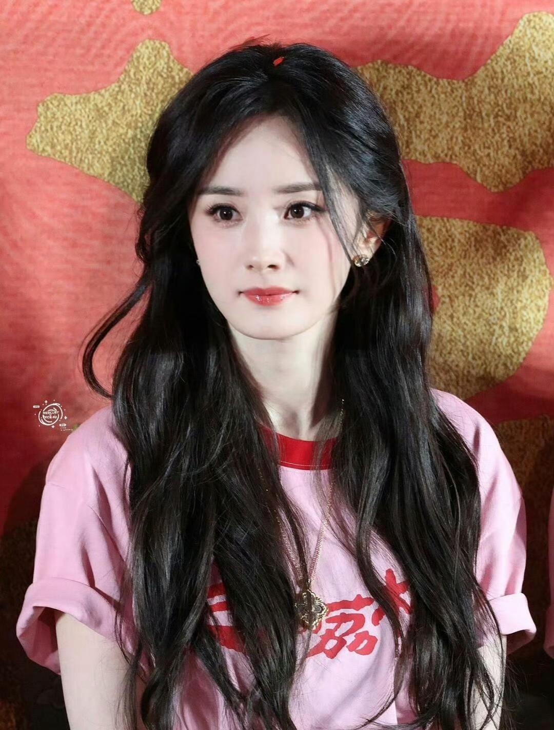 杨幂的衣品真是超好[爱慕]