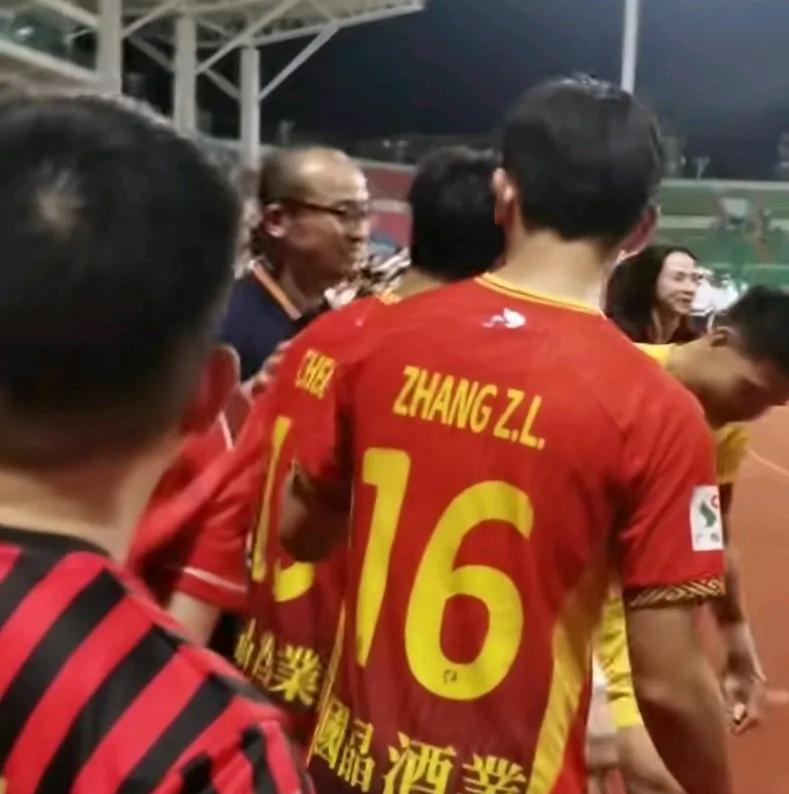 有人说我不是爱足球，是爱中国足球，哈哈，想来有点道理，中国男足0：1输给印尼，被