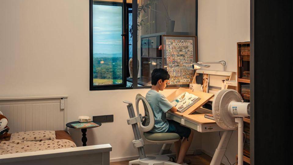 儿童房吸顶灯选购指南：家长必看的护眼 + 安全双重标准