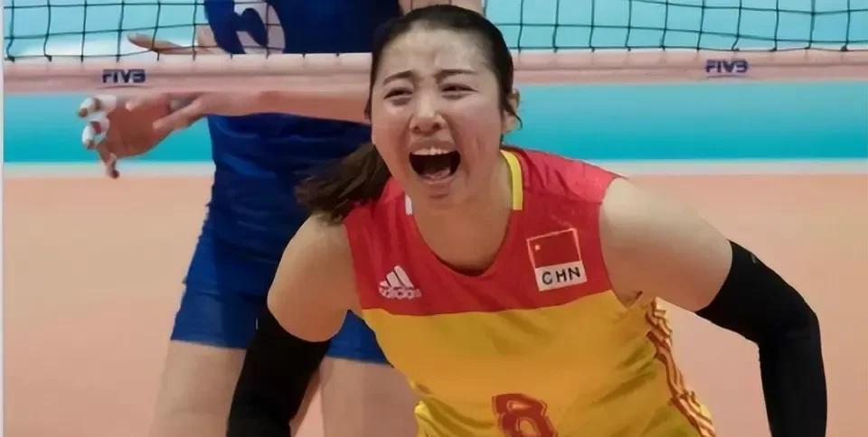 【中国女排培养新人，要从细节培养】
只用全华班的天津女排与现在国家队比较——
天