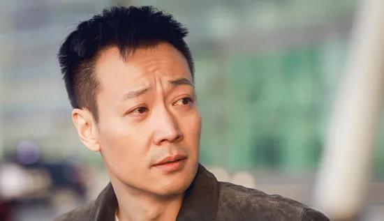 一次，辛柏青因为吵不过朱媛媛，气得要砸东西，朱媛媛大吼一声：“不能砸电视！”辛柏