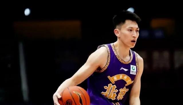 36岁刘晓宇不服老！拒退役结婚加盟新东家，最美女友默默支持
CBA老将刘晓宇官宣