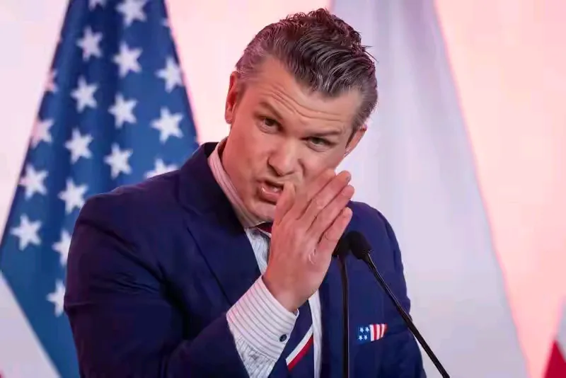 美国副总统万斯不过是一堆行走的粪便！这是美国人自己说的，这美国人还说大多数美国人