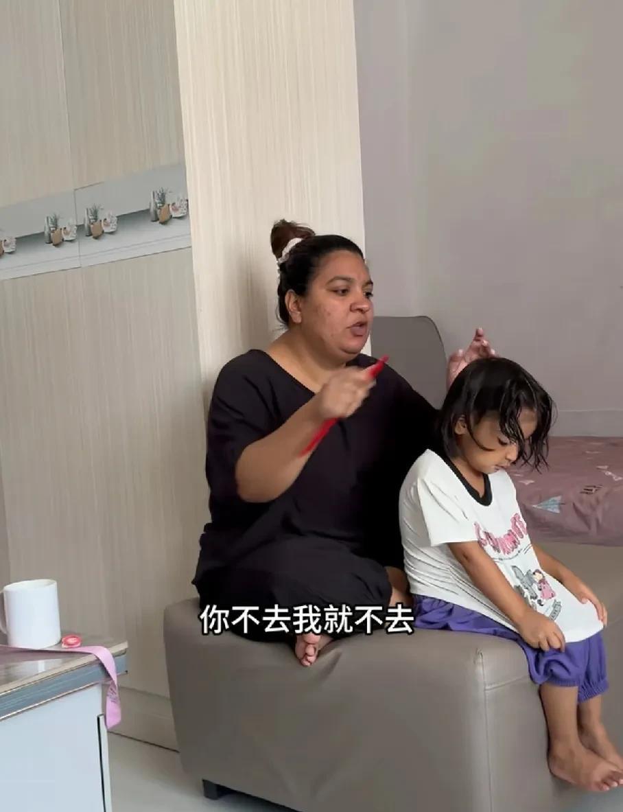 安波这巴铁媳妇，真是巴铁媳妇里最有主见的！虽说长相不算出众，但聪明劲儿、情商智商