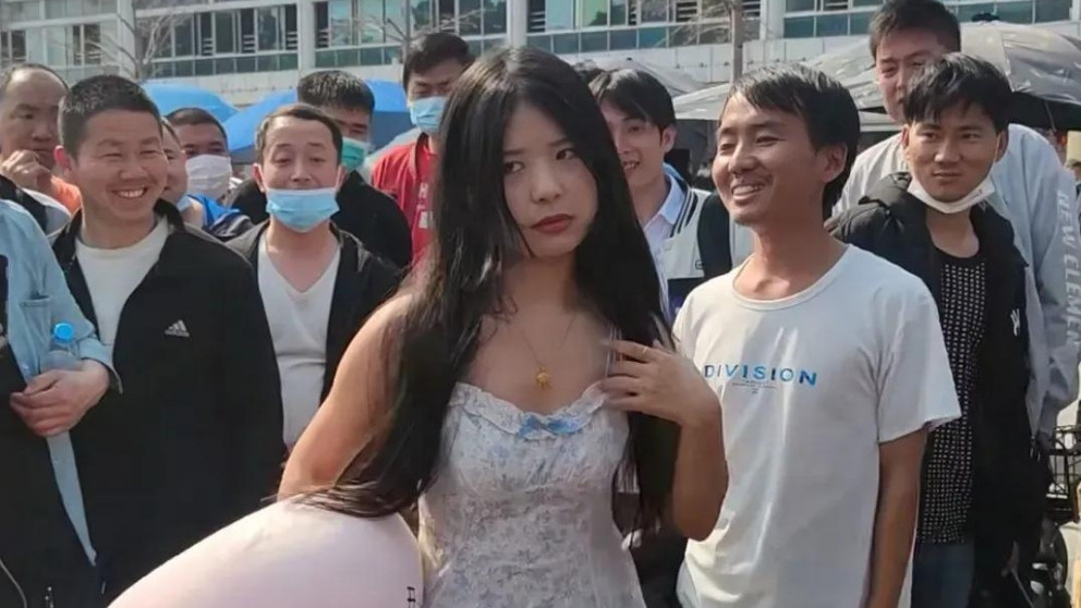 为什么流水线普工与路边摊小贩总在互相羡慕？