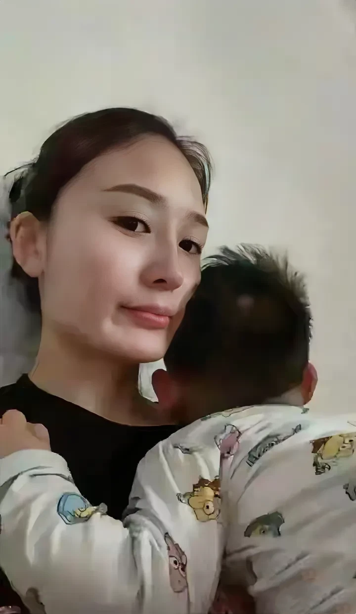 太闹心！山东临沂，有一位女子在网上诉苦，她今年31岁，已经离婚两年，独自带着一个