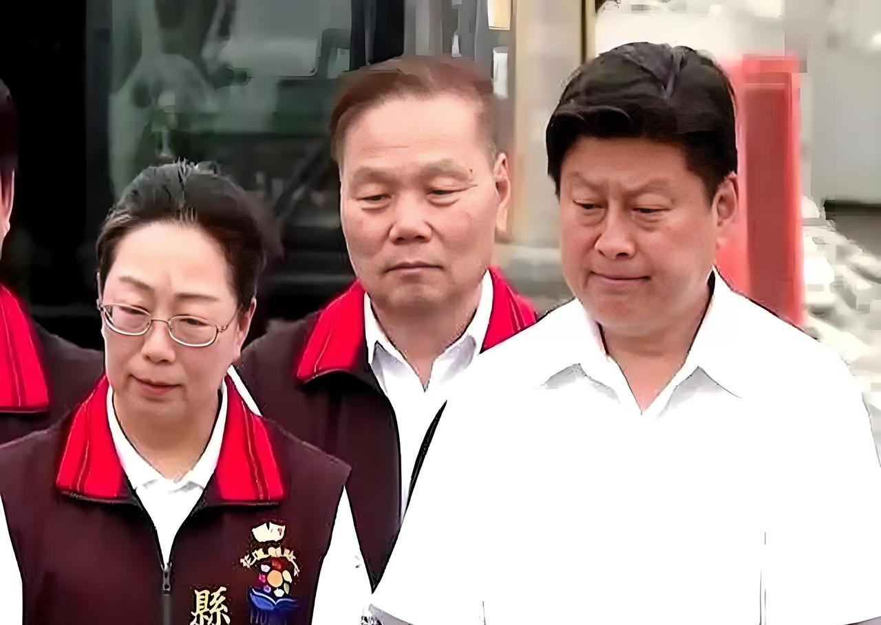 财产申报！徐榛蔚和傅崐萁共背债4000余万债务
台“监察院”今天公布公职人员财产