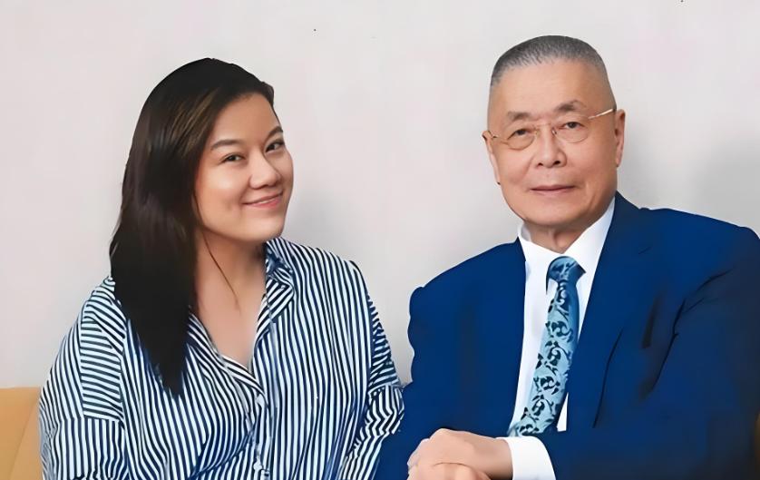84岁钢琴大师刘诗昆再添一子，妻子孙颖怀孕之初内心不安，最终决定留下孩子。

