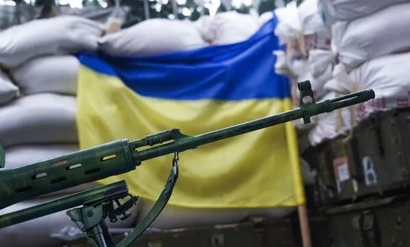 这操作真六，乌克兰高校前脚开除5万名男大学生，后脚乌克兰征兵办就把他们强征送上战