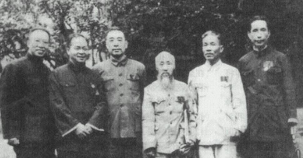 1949年主席好友受邀进京，周恩来严厉批评对方：你做的太过分了！
“1949年4