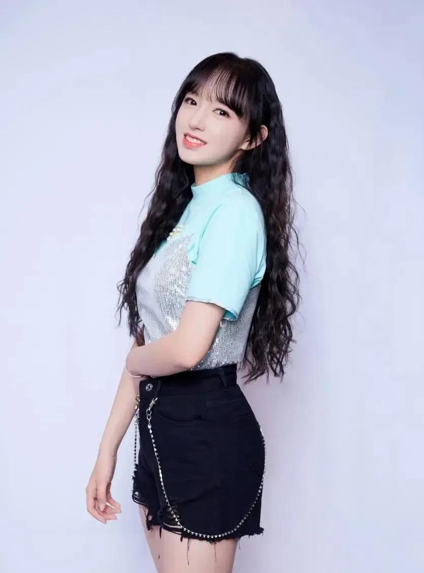 程潇说，
我这辈子是不可能做饭的。
在《是妈妈是女儿》的节目里，黄圣依的妈妈在说