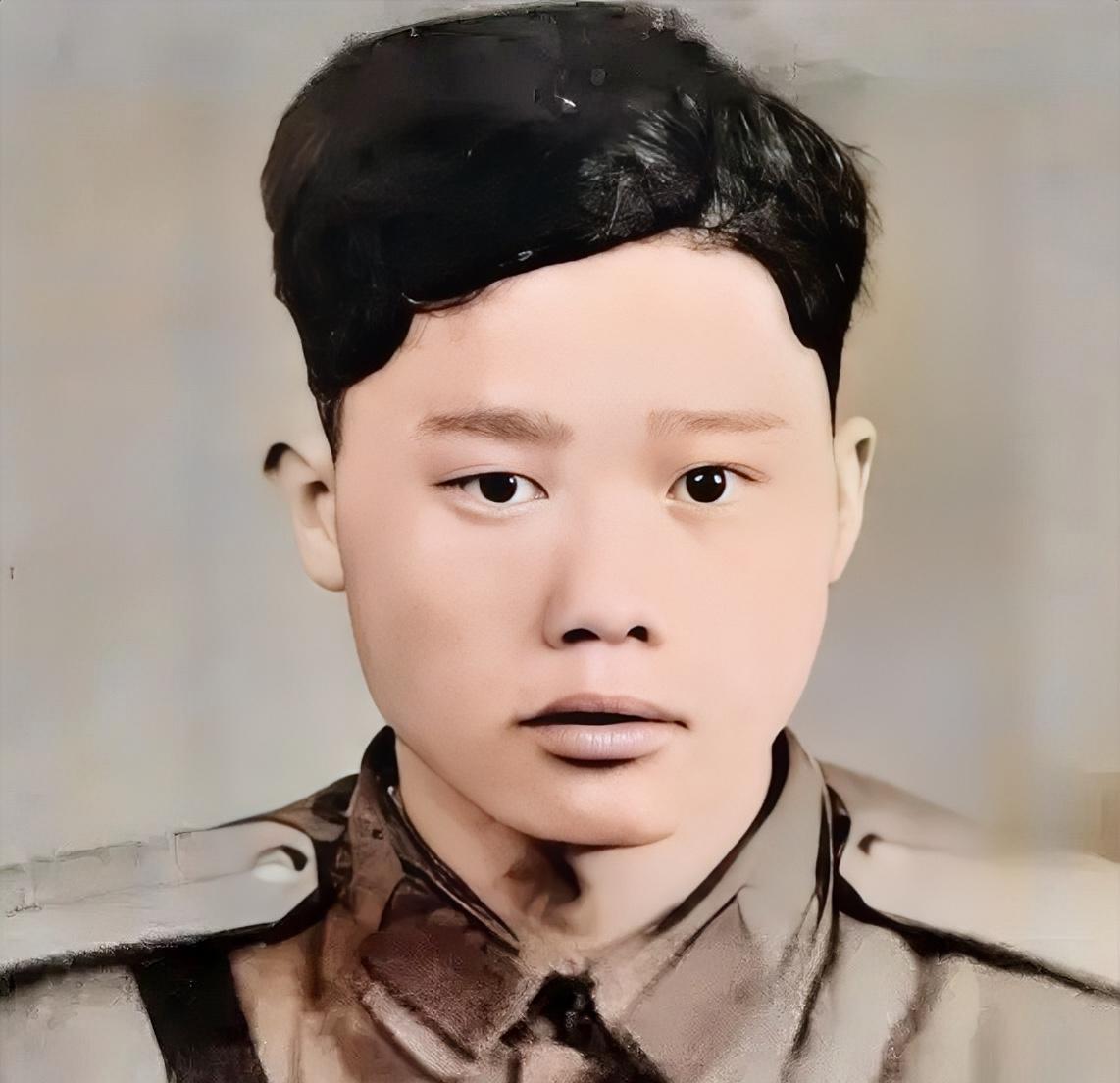 1951年1月28日，志愿军战士潘天炎因为生理需要去附近的草丛解决，回来后却意外