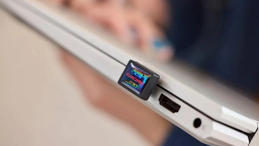 比指甲盖还小，却能装下 1TB：拆解闪迪最新 USB-C 优盘的秘密