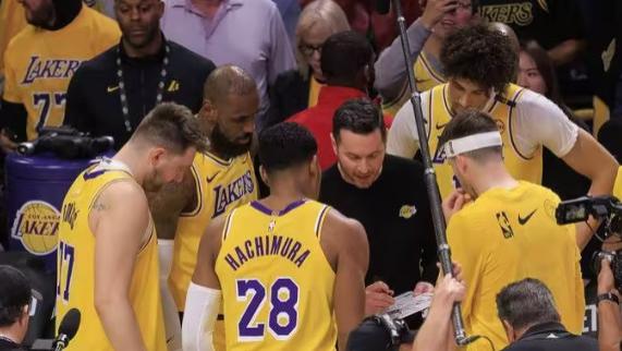 湖人官宣签约第三巨头！合同金额曝光，詹姆斯高喊总冠军口号