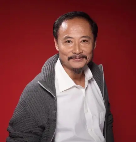 1994年，《水浒传》开拍，导演让周野芒演林冲，然而整个剧组都傻眼：“怎么会让他