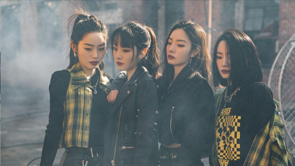 南京最美四胞胎，25年共用一张脸，同时考入名校，被谢霆锋慧眼识珠