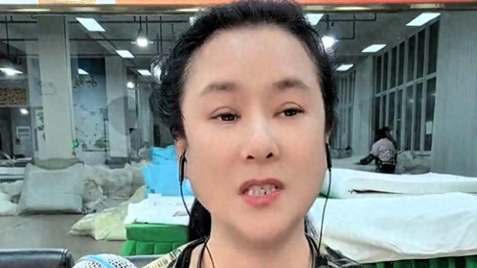 王小华直播哭诉，谢广坤被揭老底，家庭权力早就不平衡了