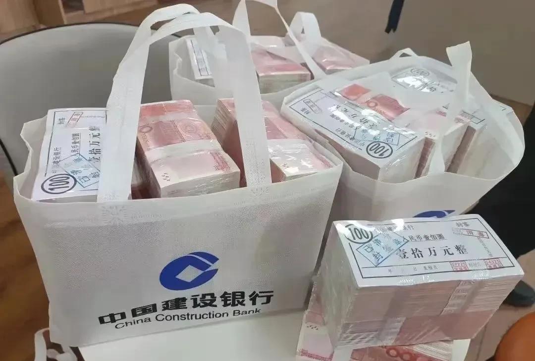 人无横财不富，快来发笔横财
留下一句“来财”