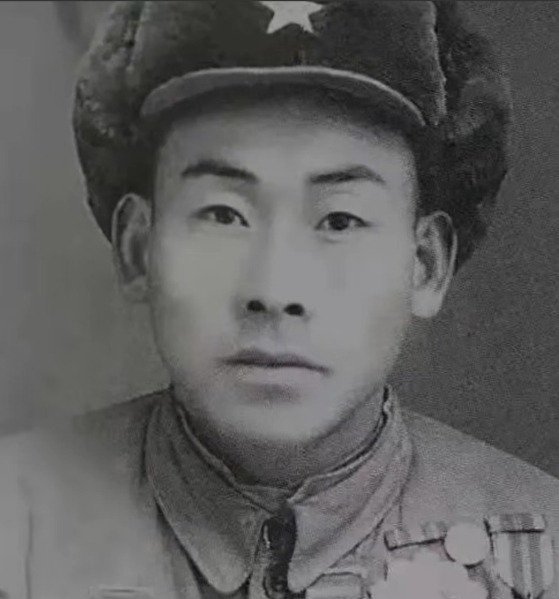 “没有螺丝钉，我上！”1951年，朝鲜战场铁路大桥上，我军战士史阜民化作螺丝钢钉
