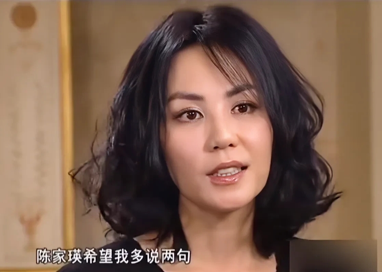 歌手王菲说：“2010年我办了一场演唱会，当时，我看到很多报道说：王菲的经纪人陈