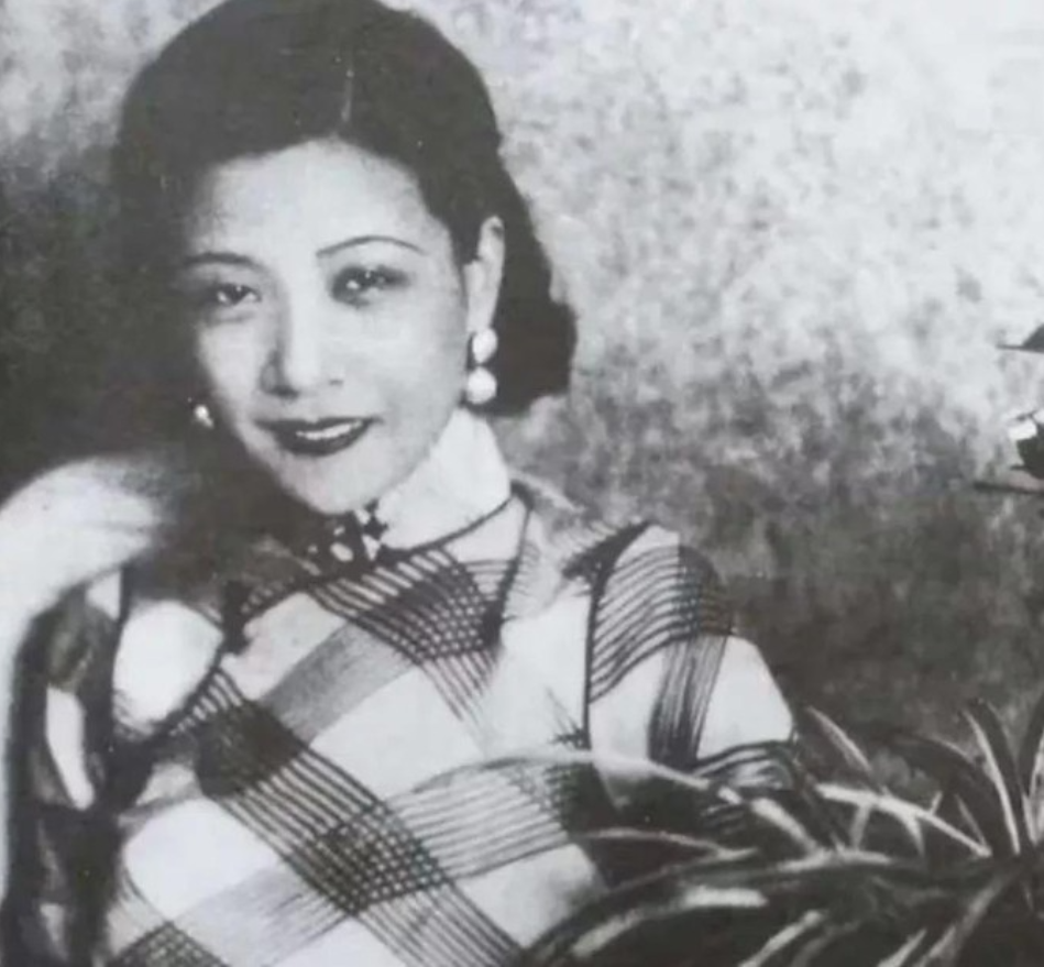 1948年，年轻漂亮的国军团长妻子陈愉照顾丈夫住院期间，惨被6名国民党军官轮奸数