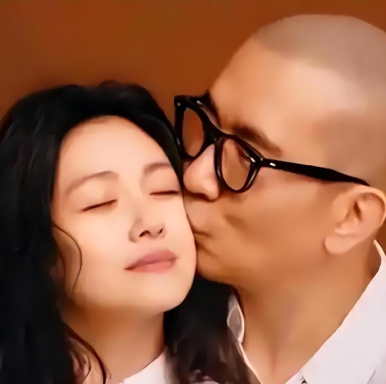 蔡康永3月14日直播哽咽回忆大S，将逝者与具俊晔的婚姻比作"王子公主童话"，却遭