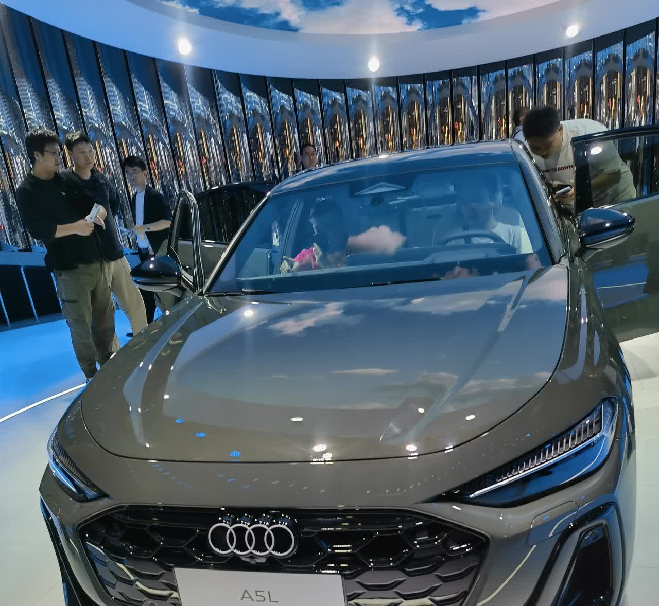 🚘 车型名称
一汽奥迪A5L
🚗 价格预测
25W~35W
🧮 新