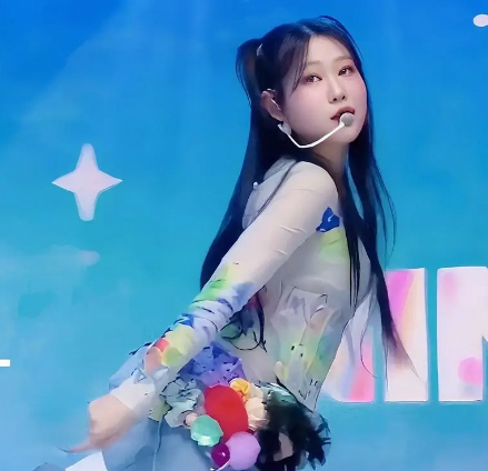 小沈阳女儿韩国出道 全开麦舞台实力惊艳似Jennie