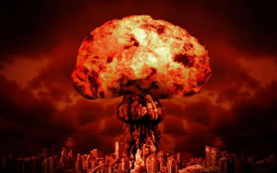 日本科技如此发达为何不敢制造核武器？只因美中俄直言，“宁可让日本从地球上消失，也绝不允许它碰核武！”