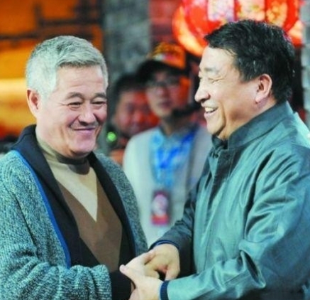 1987年，姜昆大火的时候去铁岭演出，他卖力表演完，却发现台下的观众没有笑，他感